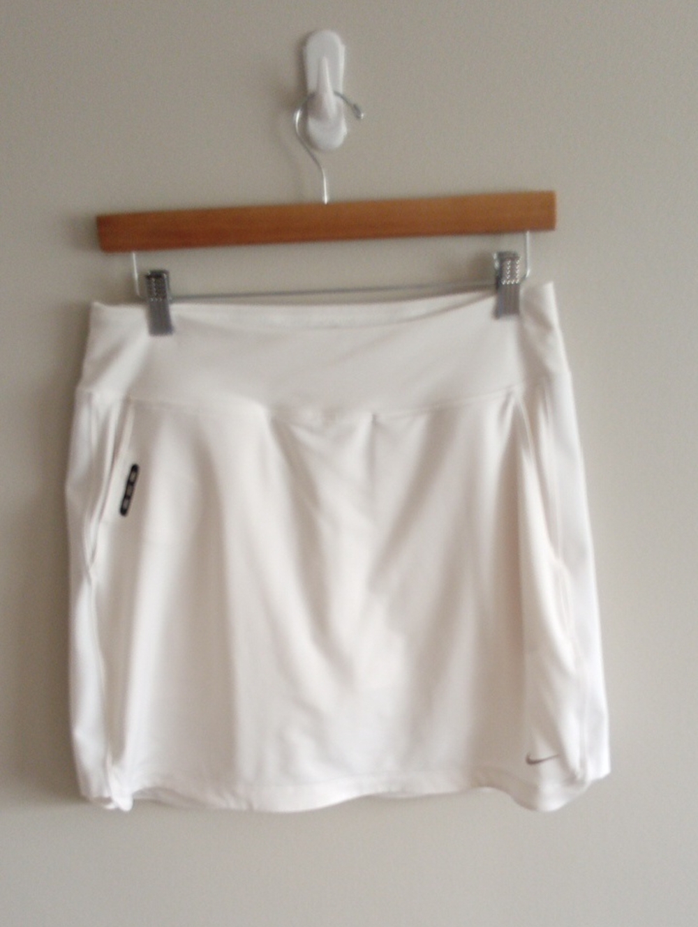 Nike White Performance Tennis Skort Size Small